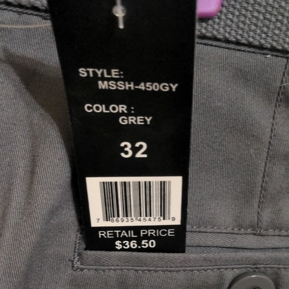 Men's Gray Cargo Shorts with Belt - Picture 3 of 4